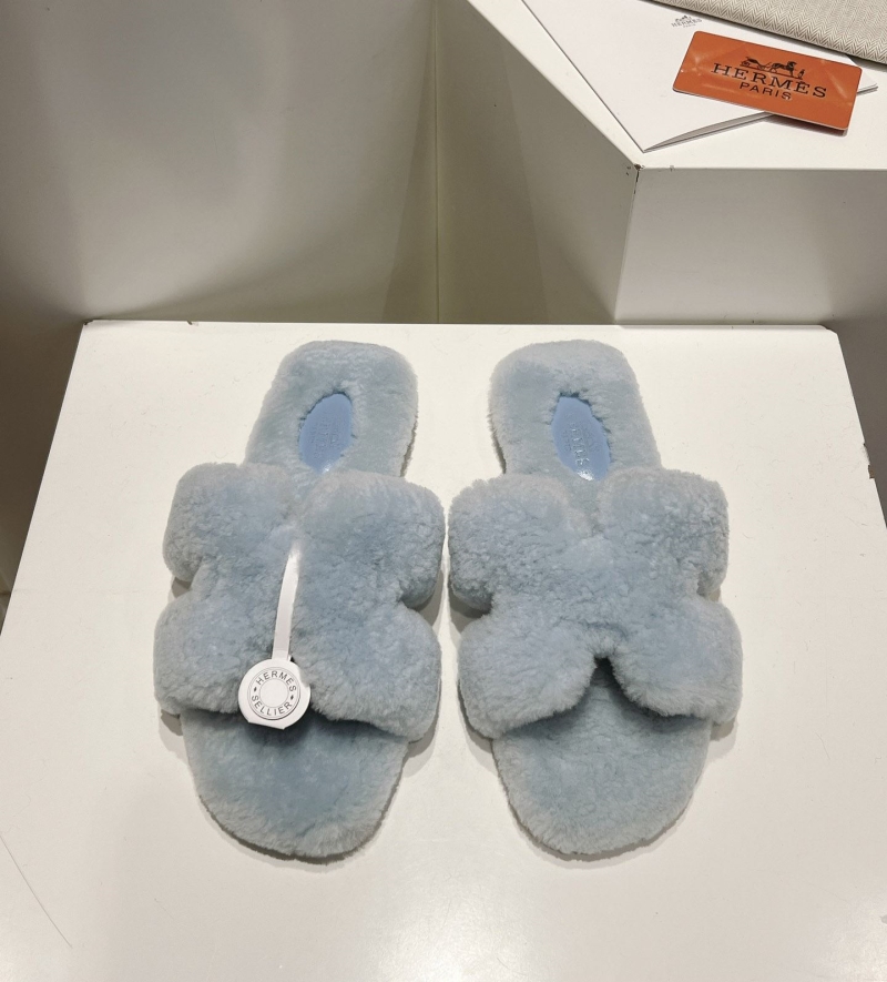 H**mes slippers
